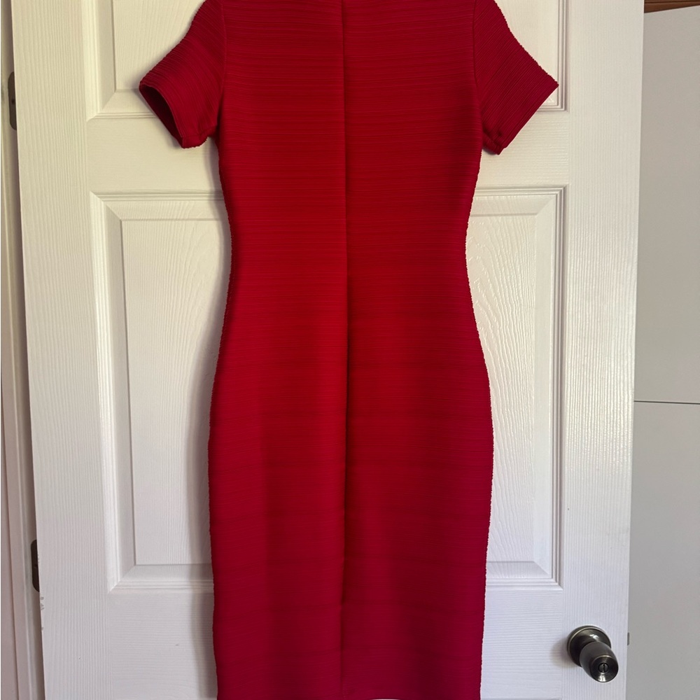 Red Dress - Picture 3 of 4